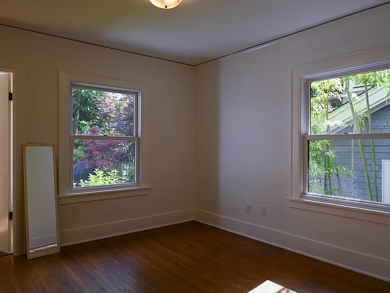 1921 E Lynn St — Photo 10