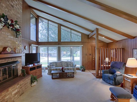 2nd image of 1433 Green Briar Dr