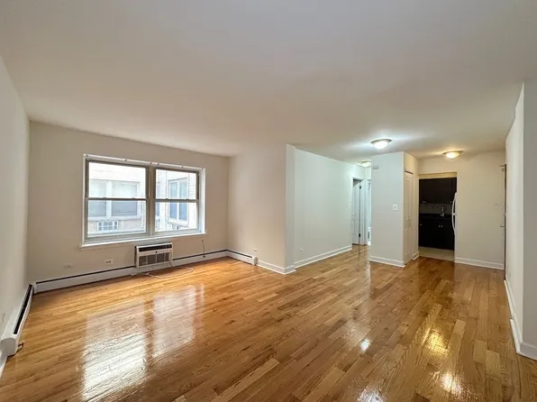 6830 N Sheridan Rd APT 269, Chicago, IL 60626