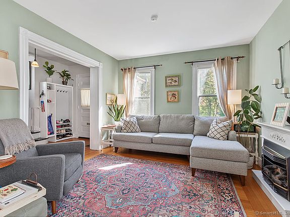 5th image of 218 Alden Ave