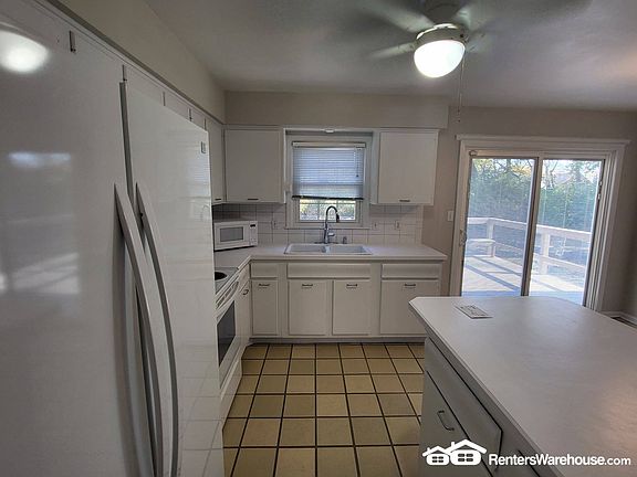 4th image of 9937 Oakdell Dr