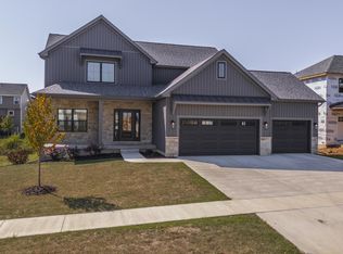 5207 Finlen Ln, Bloomington, IL 61705