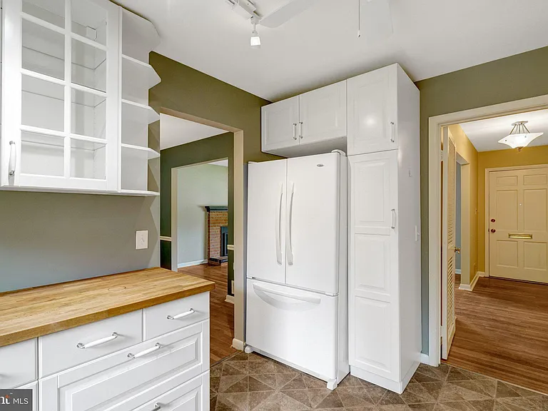 821 N Latham St — Photo 21