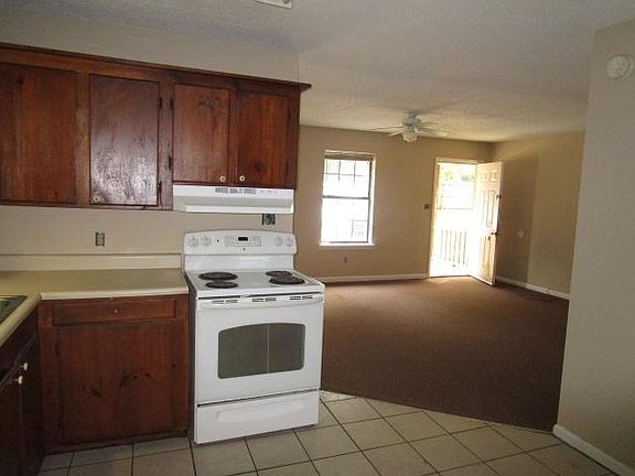 3rd image of 101 Adria Ln