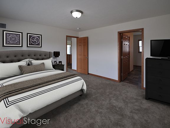 4th image of W6927 Shadybrook Cir