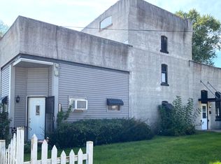 2402 2nd St, Peru, IL 61354