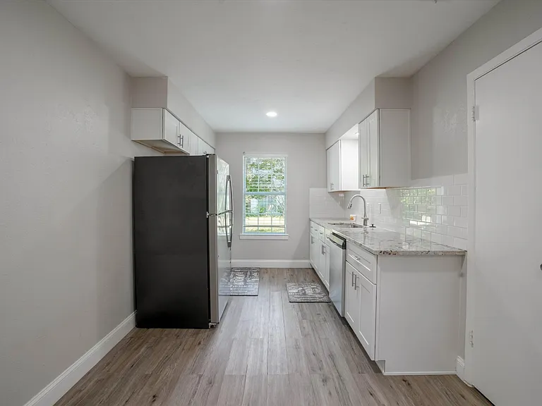 2203 Sheraton Dr — Photo 4