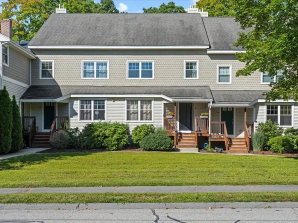 4 Mayberry Dr #E, Westborough, MA 01581