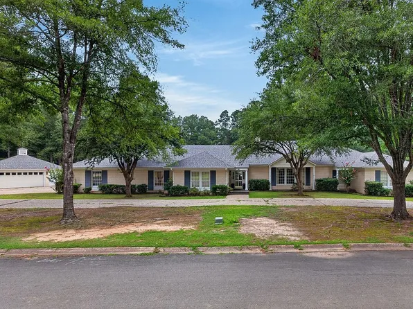 100 Charlotte Dr, Gurdon, AR 71743