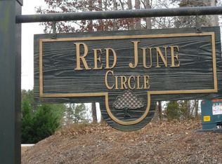 1318 Red June Ln, Clarkesville, GA 30523
