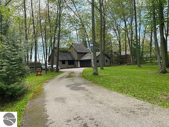 3rd image of 8779 Swan Pointe Rd