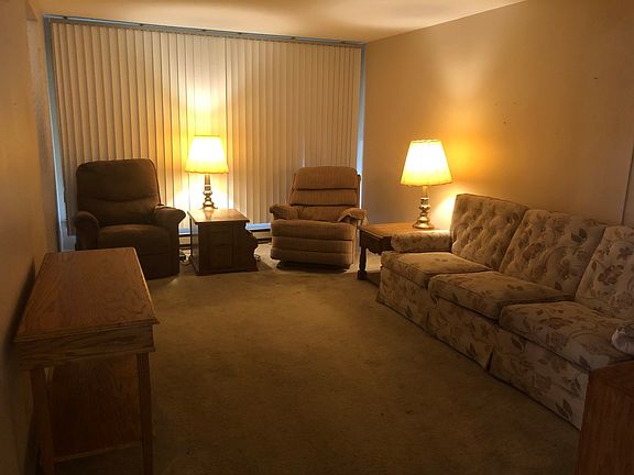 4th image of 7841 Major Ave