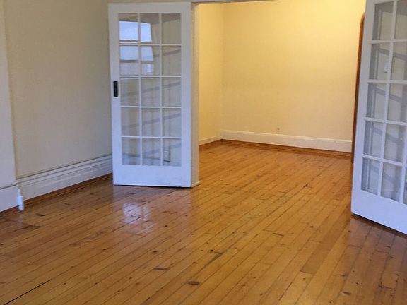3rd image of 146 Stanton St APT 4A