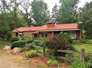 8830 Overlook Dr, Kirtland, OH 44094