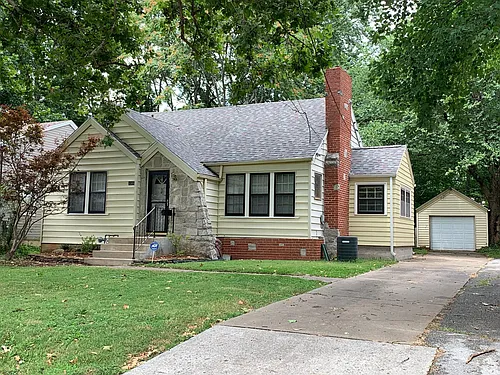 1337 E Monroe St Photo 1