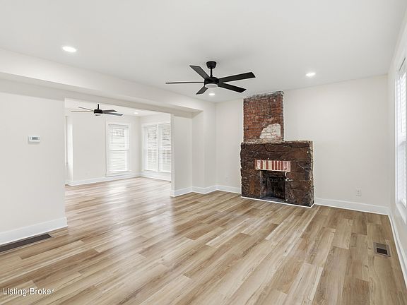 5th image of 1190 Bicknell Ave