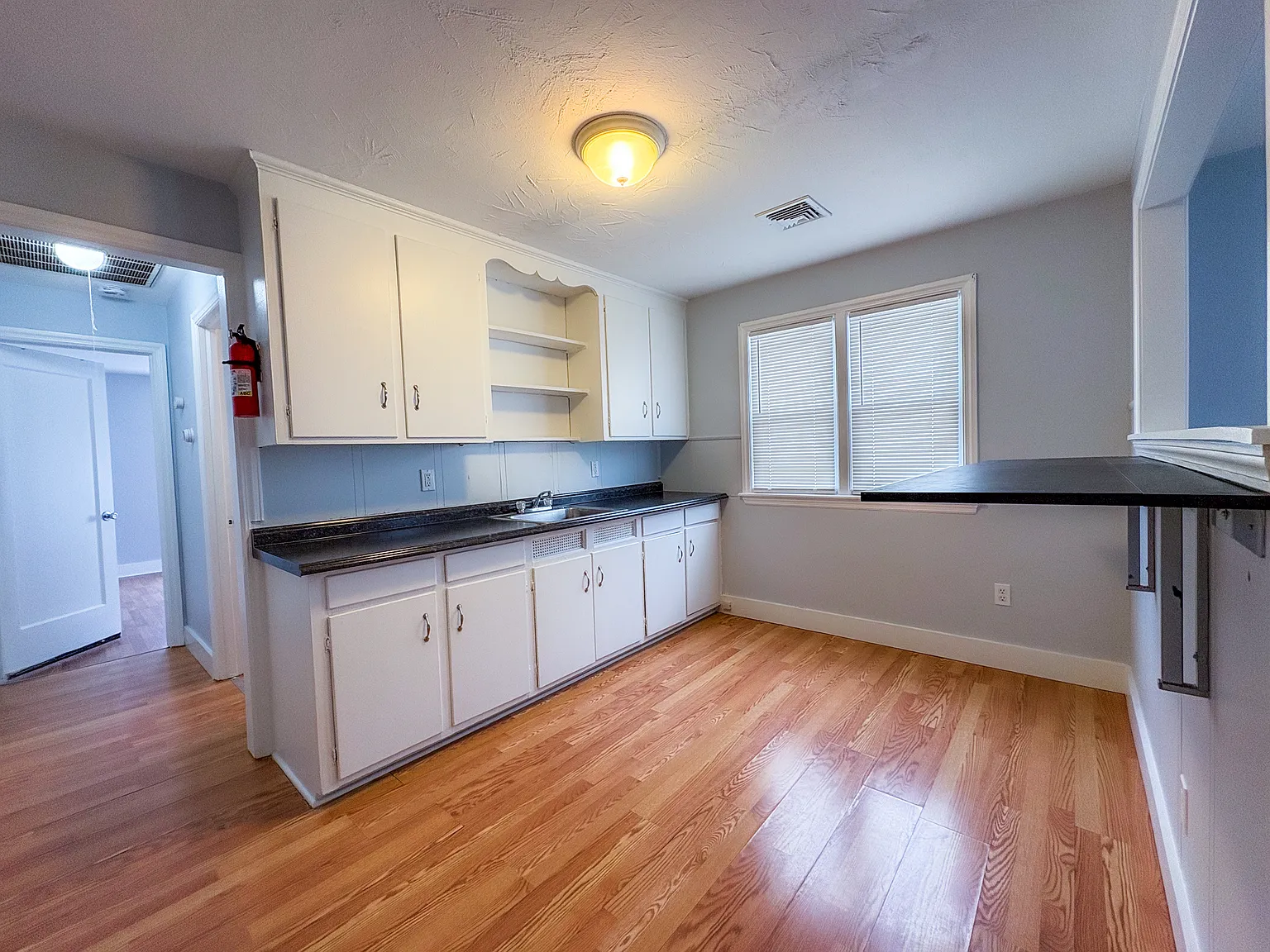 124 Sheldon Ter — Photo 2