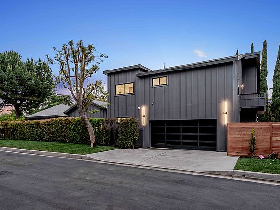 2nd image of 13541 Chandler Blvd