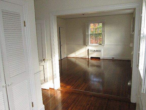 3rd image of 505 Monroe St
