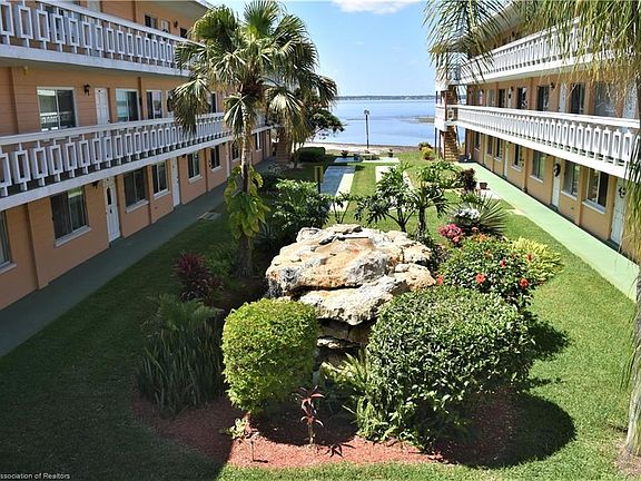 2nd image of 2113 Lakeview Dr Unit 3-A