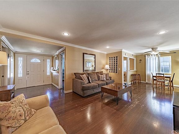 4th image of 23211 Victory Blvd