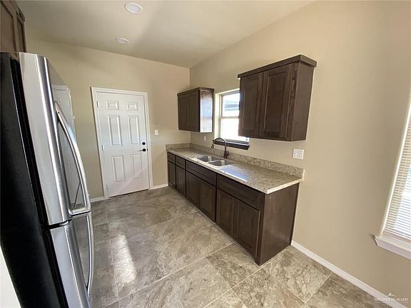 4th image of 5904 Nightingale Ave #2
