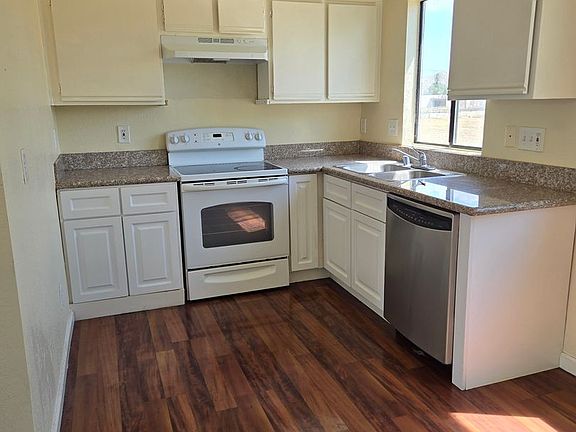 4th image of 248 S Yale St #26