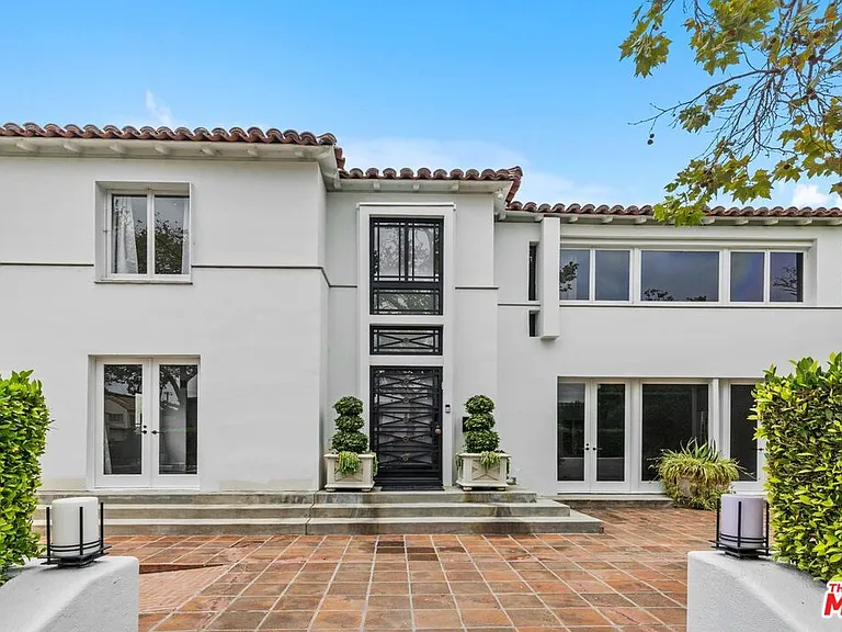 305 S Bedford Dr — Photo 1