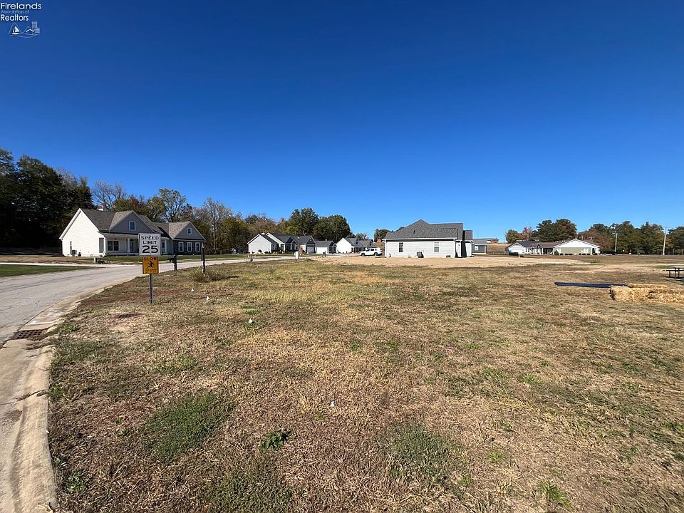 1st image of 2 Eagle View Dr
