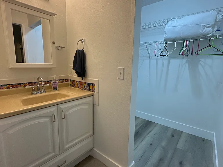 210 Sun Vista Ct N — Photo 15