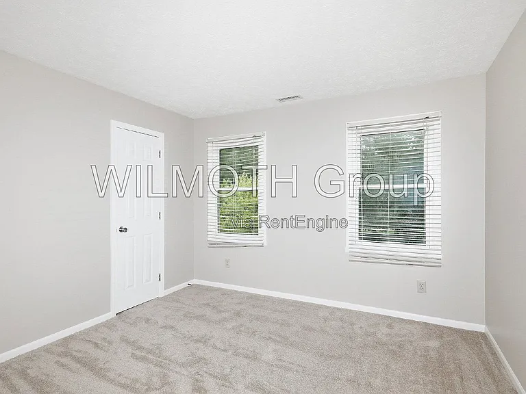 9224 Oak Knoll Ln — Photo 16