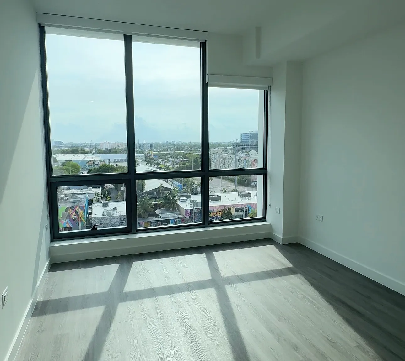 1 bed, 690 sqft, $2,320 — Photo 3
