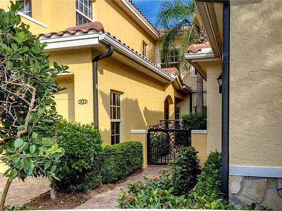 2nd image of 8517 Via Garibaldi Cir Unit 202