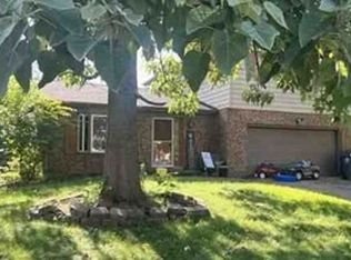 658 Bonnie View Dr, Evansville, IN 47715