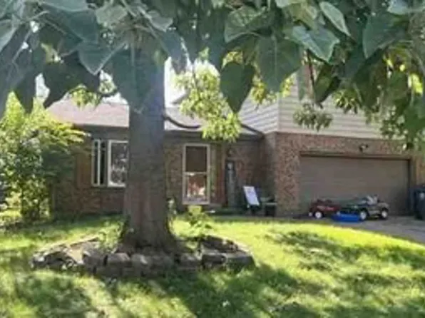 658 Bonnie View Dr, Evansville, IN 47715