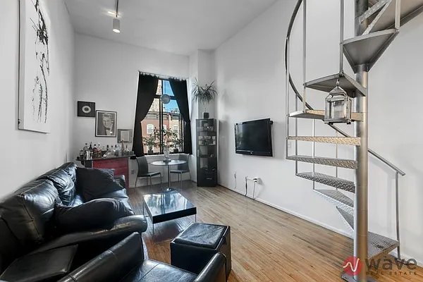 Rented by Wave Real Estate Group | media 8