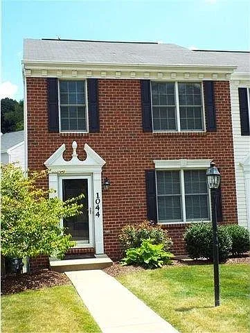 1044 Bayberry Dr