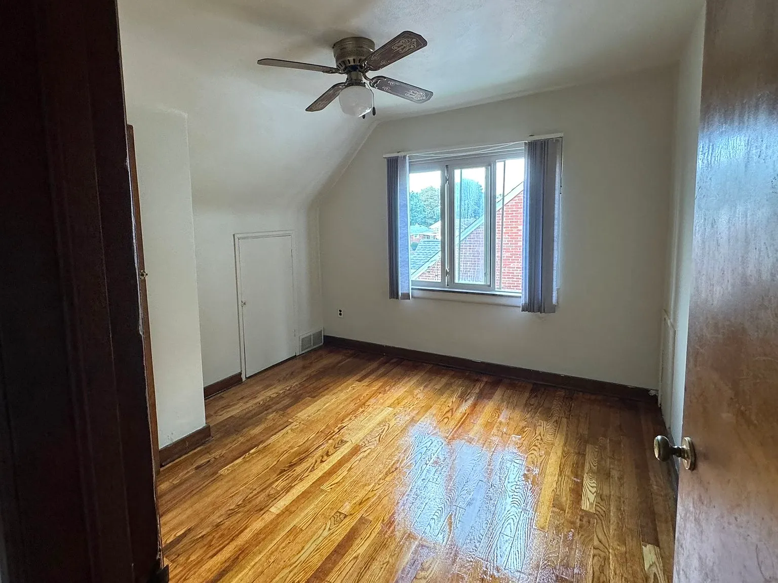 3 bed, 1100 sqft, $1,450 — Photo 4