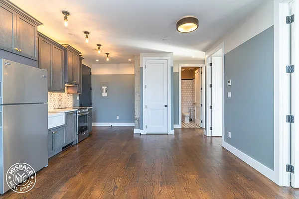 Rented by MySpaceNYC | media 18