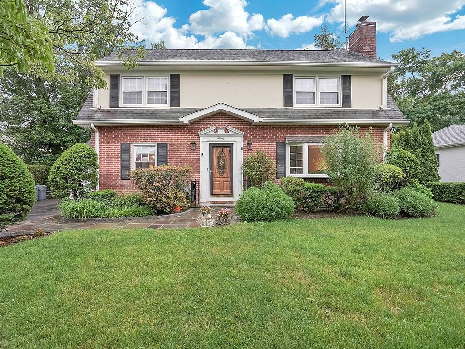 1st image of 90 Waverly Ave
