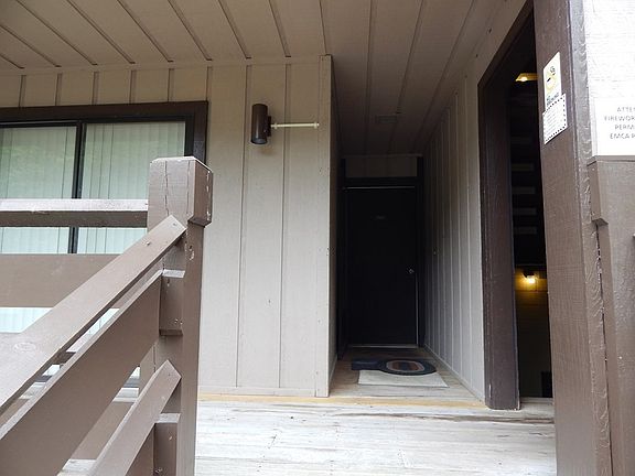 3rd image of 1081 Cove Rd #U1024