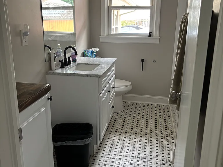 3004 Grandin Rd — Photo 10