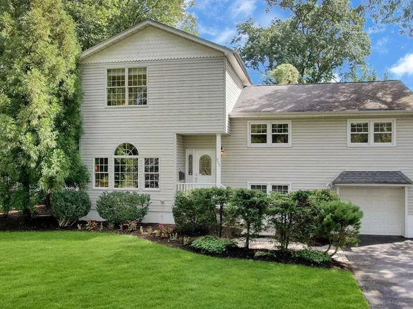 553 Nagle St, Ridgewood, NJ 07450