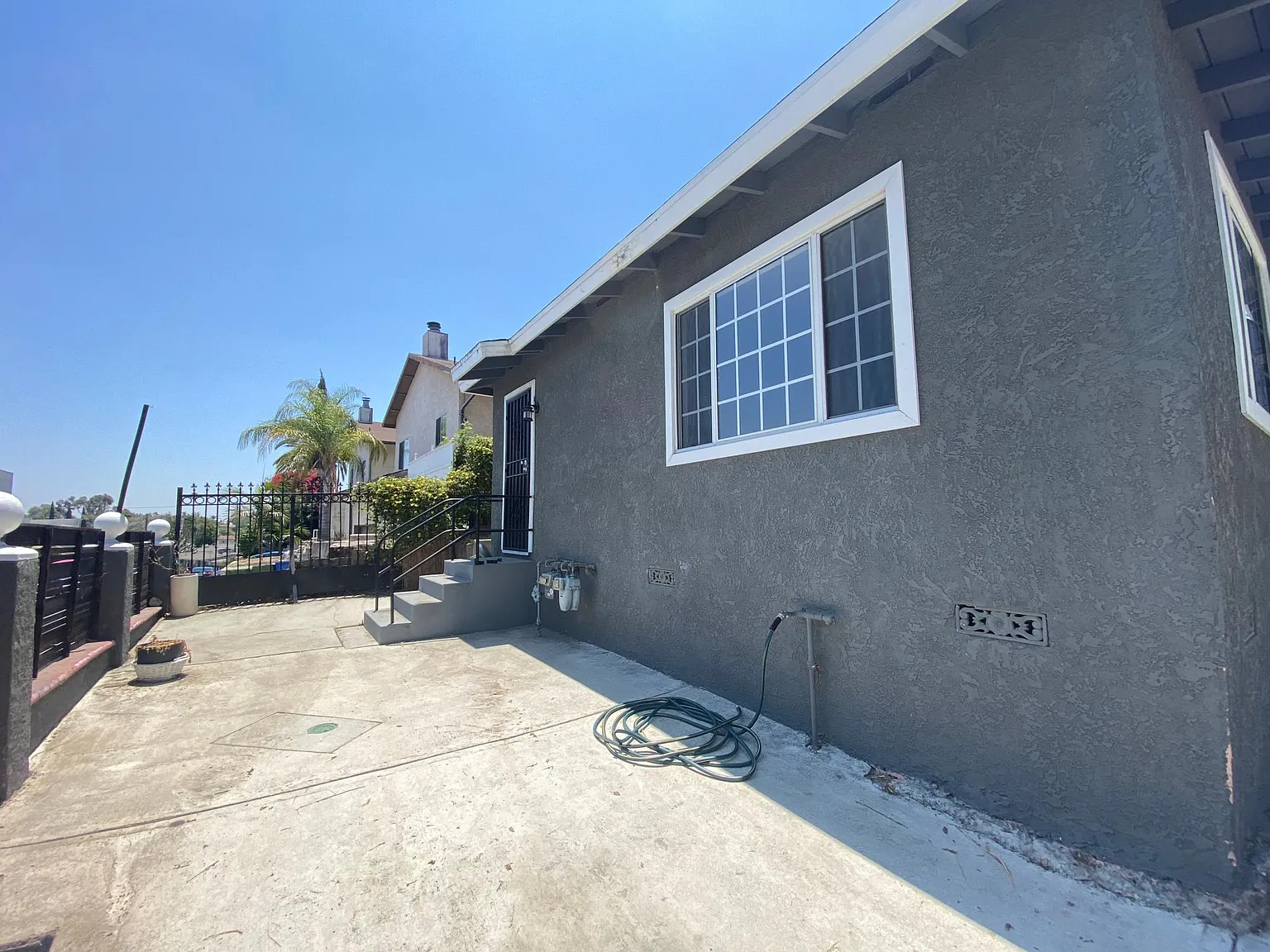 4343 Winchester Ave — Photo 2