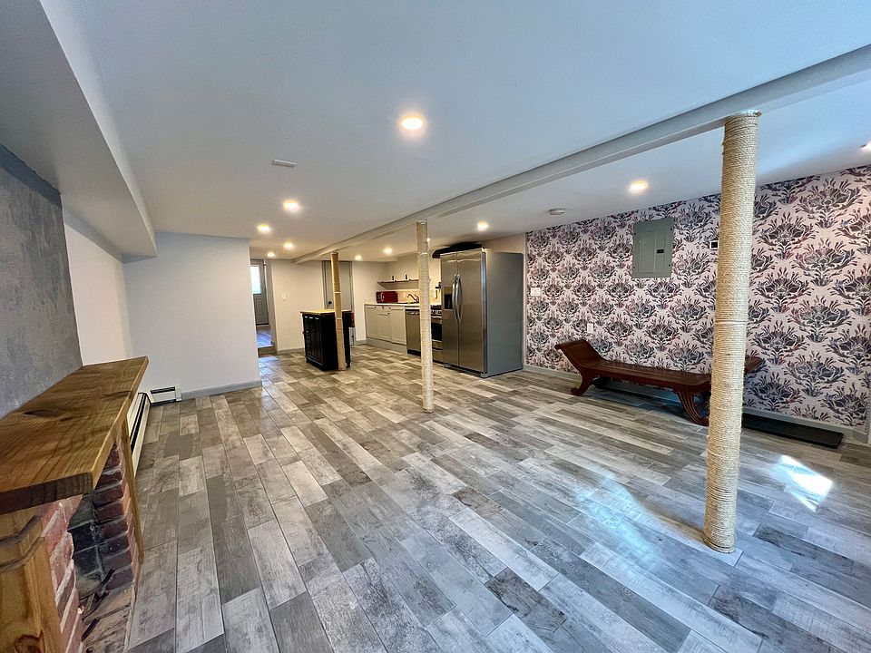 1st image of 124 Pioneer St #1A