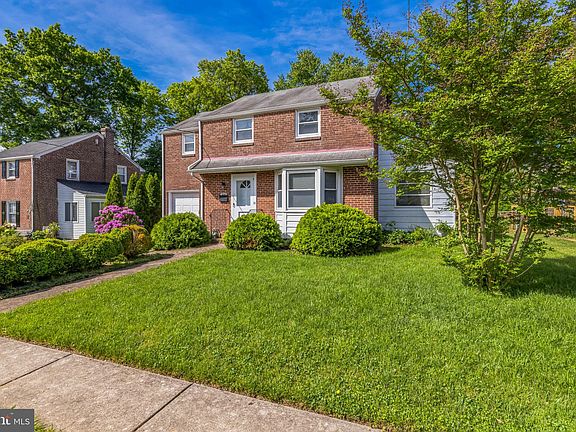 4th image of 304 Becker Ave