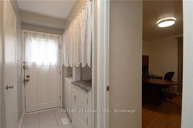 130 Surbray Grv S — Photo 12