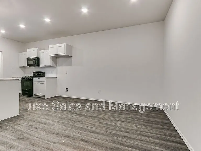 8012 NW 110th Dr — Photo 43