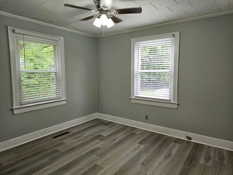 468 Hillcrest Ave — Photo 7