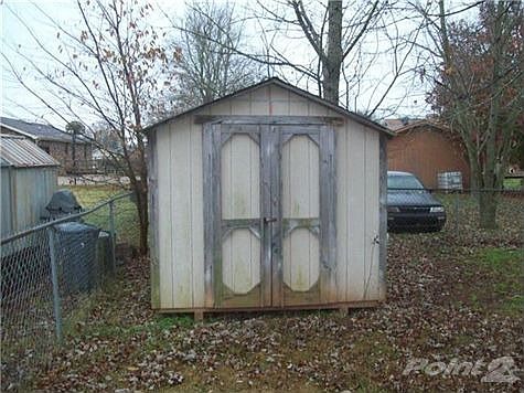 2nd image of 208 Criddle St